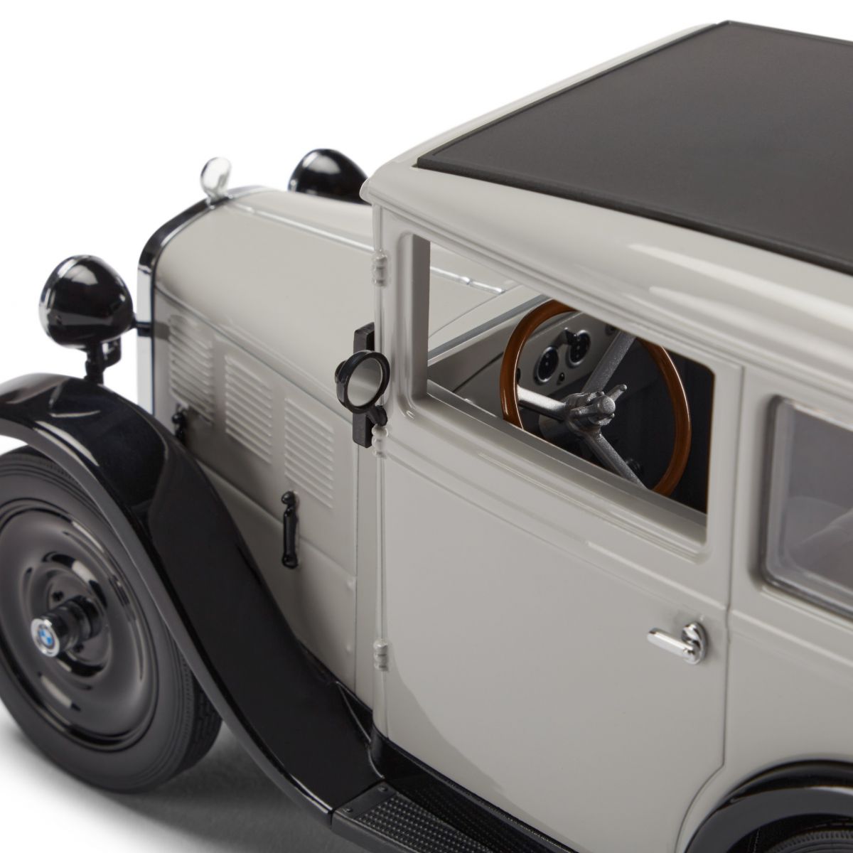 Dixi 模型車 1:18 